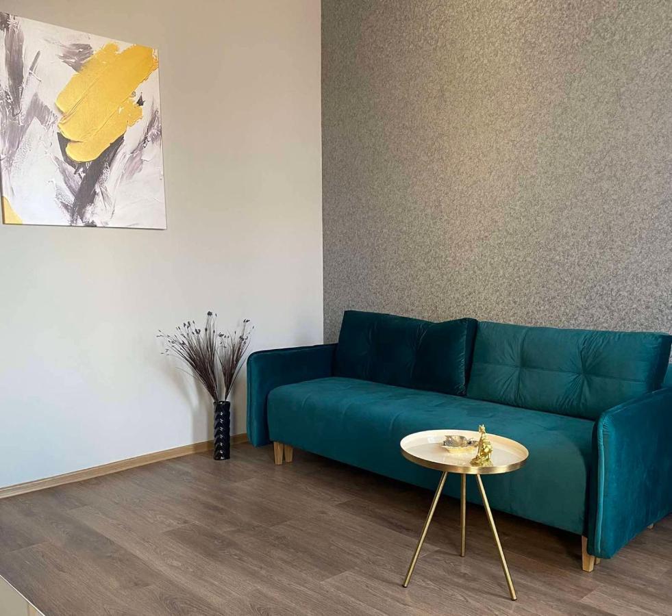 Leogrand Apartments On Kniazia Romana 26 Лвив Екстериор снимка